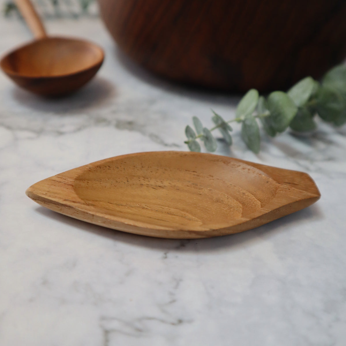 INDONESIAN TEAK WOOD MINI LEAF DISH, SPICE SPOON, SOY SAUCE DISH