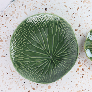 INDONESIAN HAND PAINTED GREEN LOTUS LEAF DINNER CERAMIC PLATE