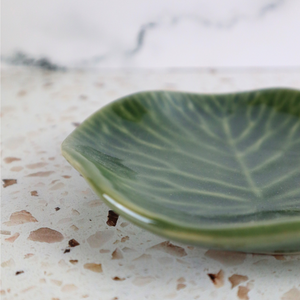 INDONESIAN HAND PAINTED GREEN LOTUS LEAF APPETIZER CERAMIC PLATE