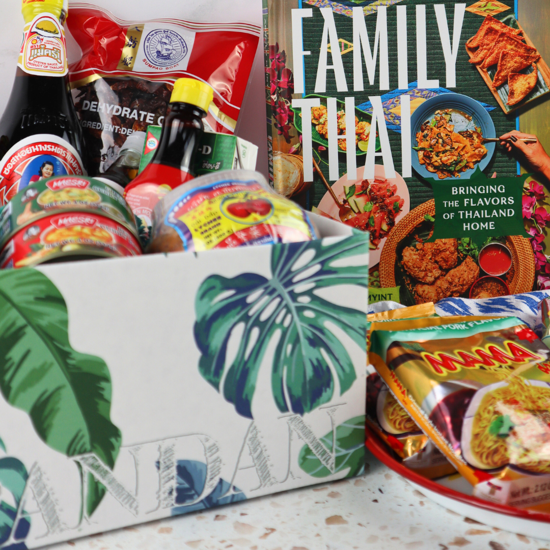 FAMILY THAI COOKBOOK AND PANTRY KIT GIFT SET