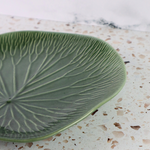 INDONESIAN HAND PAINTED GREEN LOTUS LEAF DINNER CERAMIC PLATE