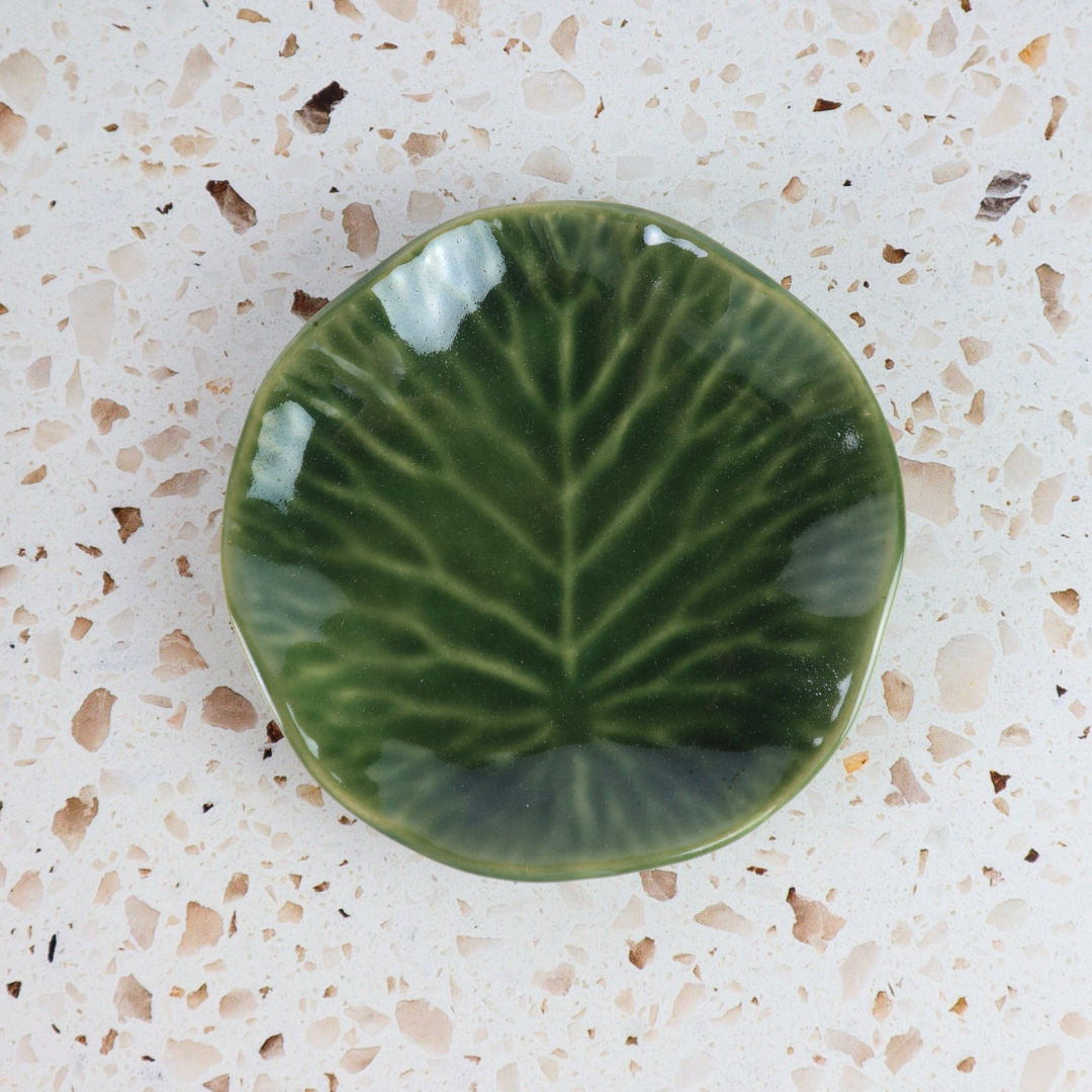INDONESIAN HAND PAINTED GREEN LOTUS LEAF APPETIZER CERAMIC PLATE
