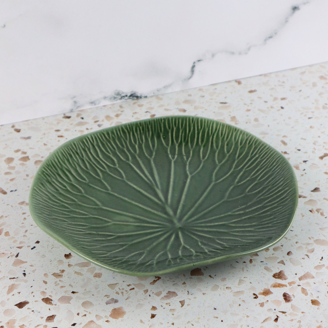 INDONESIAN HAND PAINTED GREEN LOTUS LEAF DINNER CERAMIC PLATE