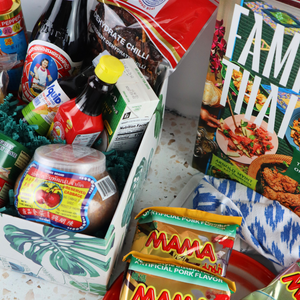 FAMILY THAI COOKBOOK AND PANTRY KIT GIFT SET