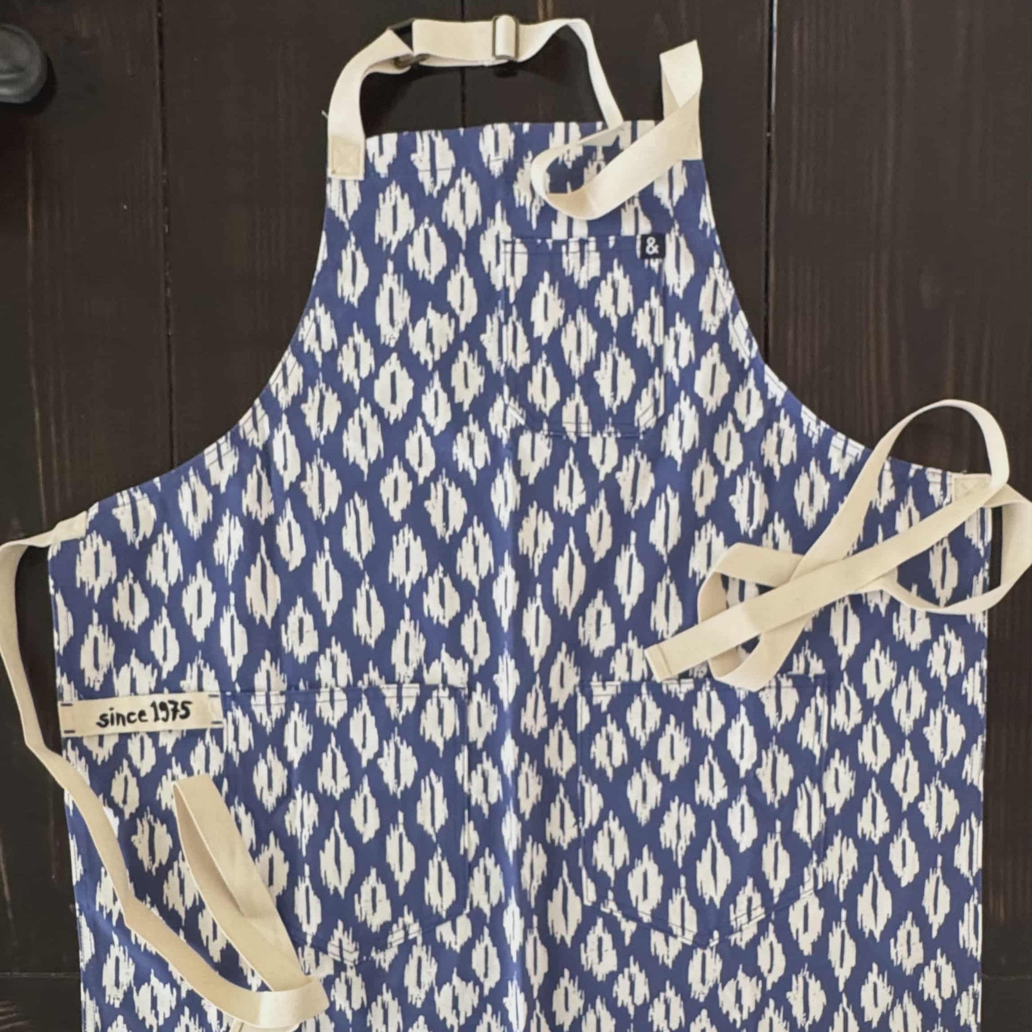 HEDLEY & BENNETT FAMILY THAI ARNOLD MYINT COLLABORATION APRON