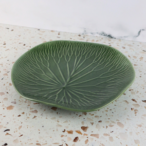 INDONESIAN HAND PAINTED GREEN LOTUS LEAF DINNER CERAMIC PLATE