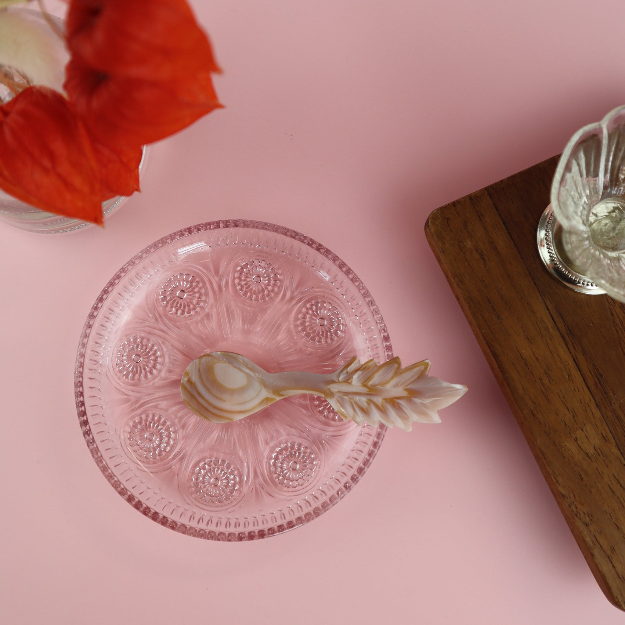 VIETNAMESE MINI PINK MOTHER OF PEARL LEAF SHAPE SPOON FOR CAVIAR, APPETIZER, AMUSE BOUCHE