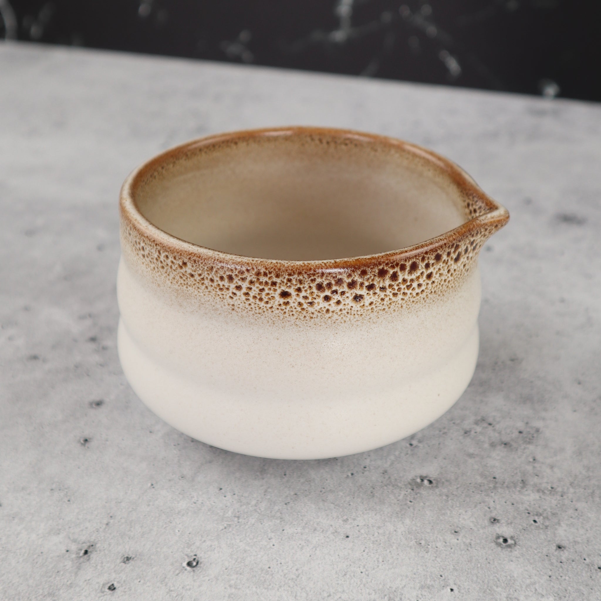 THAI BROWN OMBRE CERAMIC MATCHA BOWL AND WHISK HOLDER RITUAL SET (2 PIECES)
