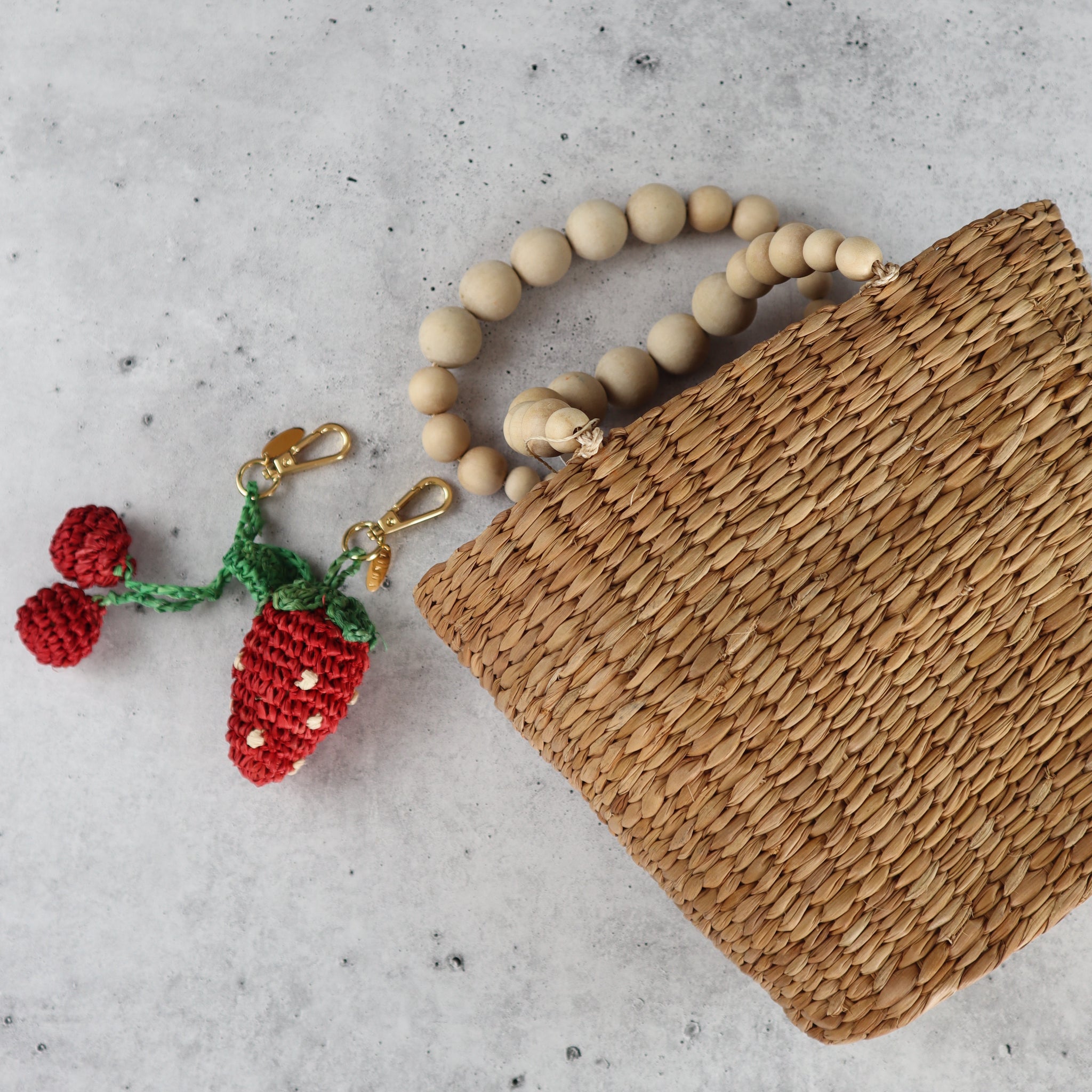 FILIPINO SEAGRASS AND WOODEN BEAD HANDBAG