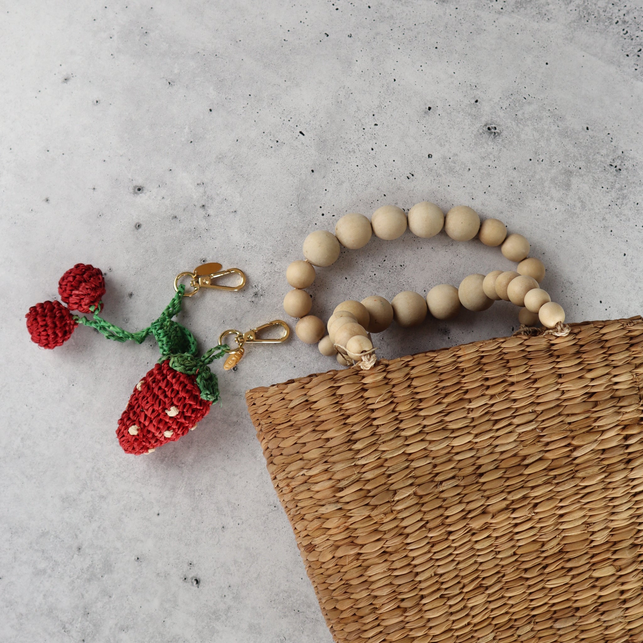 FILIPINO SEAGRASS AND WOODEN BEAD HANDBAG