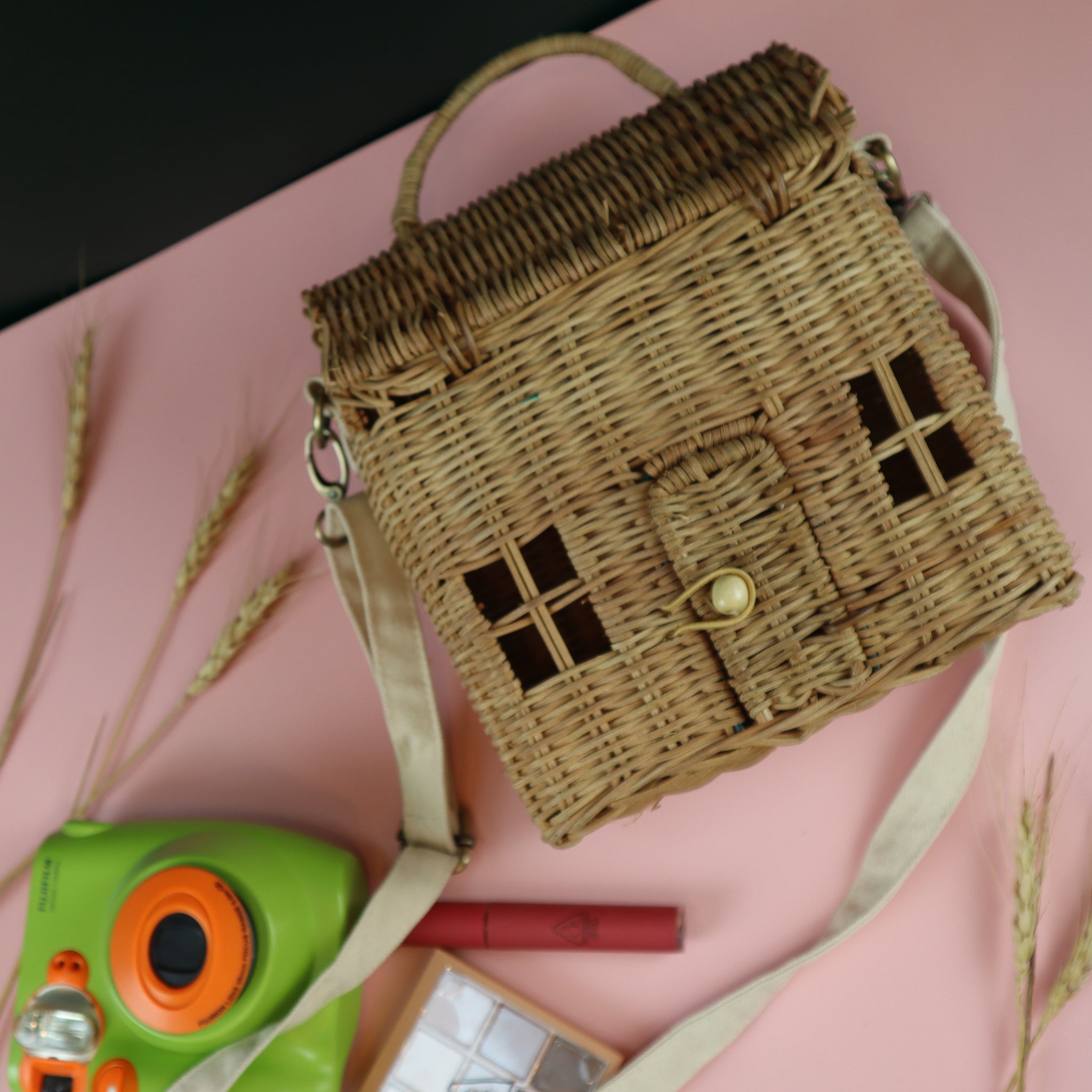 VIETNAMESE RATTAN HOUSE HANDBAG