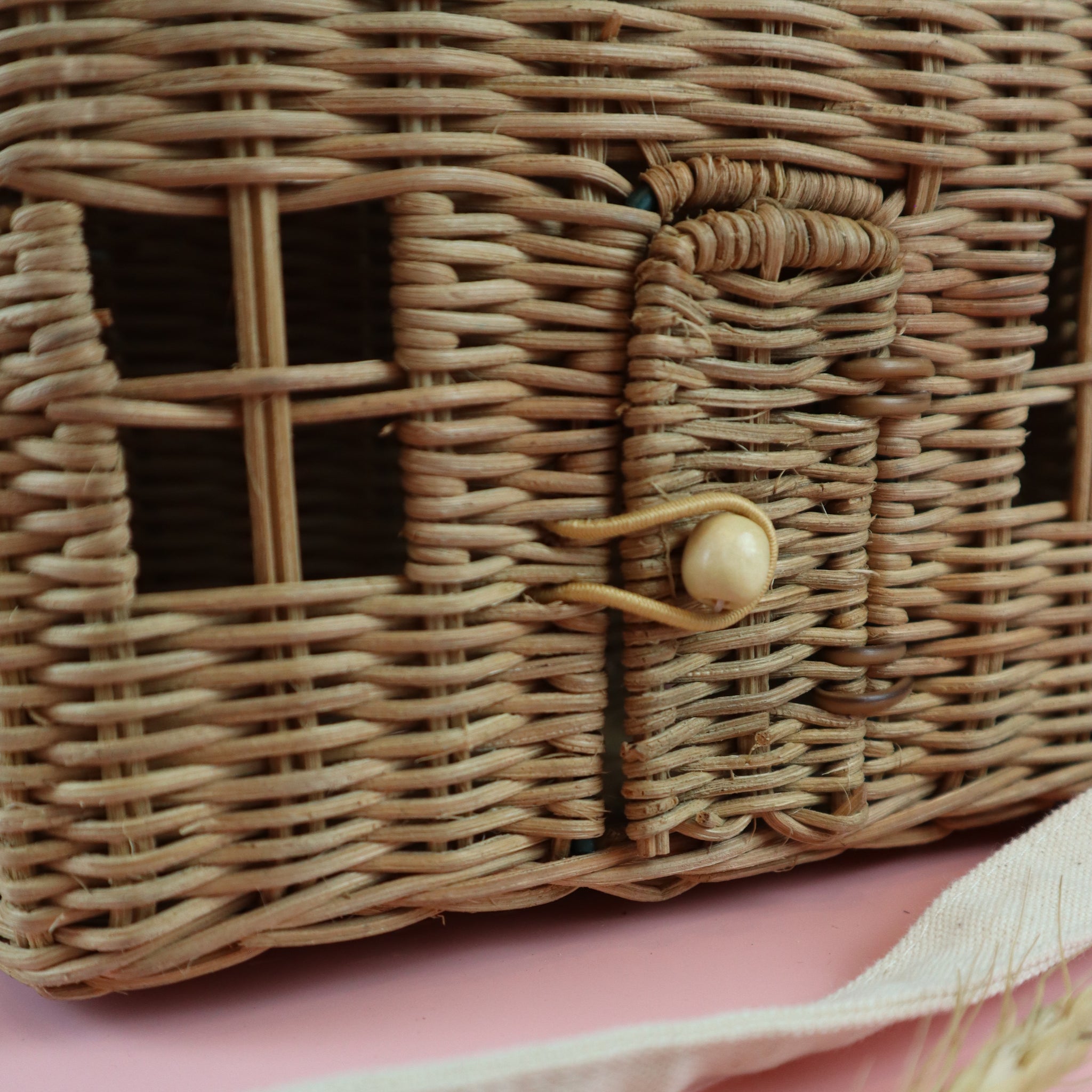 VIETNAMESE RATTAN HOUSE HANDBAG
