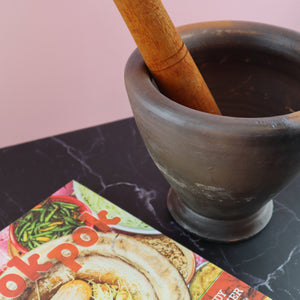 PANDAN MARKET THAI CLAY MORTAR & PESTLE AND COOKBOOK (4 PIECES GIFT SET)