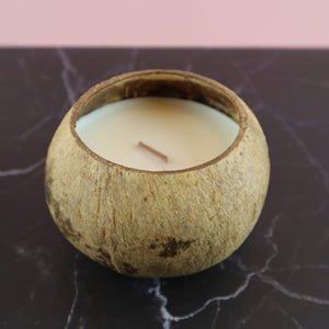 NATURAL COCONUT SOY CANDLE TROPICAL FRUITS SCENT IN COCONUT HUSK AND WOODEN WICK (45-HOUR BURN)