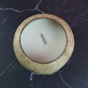 NATURAL COCONUT SOY CANDLE TROPICAL FRUITS SCENT IN COCONUT HUSK AND WOODEN WICK (45-HOUR BURN)