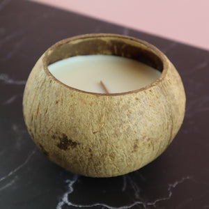 NATURAL COCONUT SOY CANDLE TROPICAL FRUITS SCENT IN COCONUT HUSK AND WOODEN WICK (45-HOUR BURN)