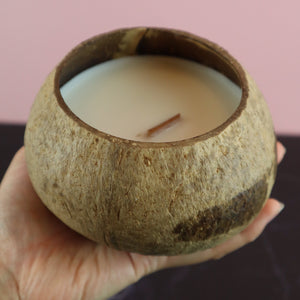 NATURAL COCONUT SOY CANDLE TROPICAL FRUITS SCENT IN COCONUT HUSK AND WOODEN WICK (45-HOUR BURN)