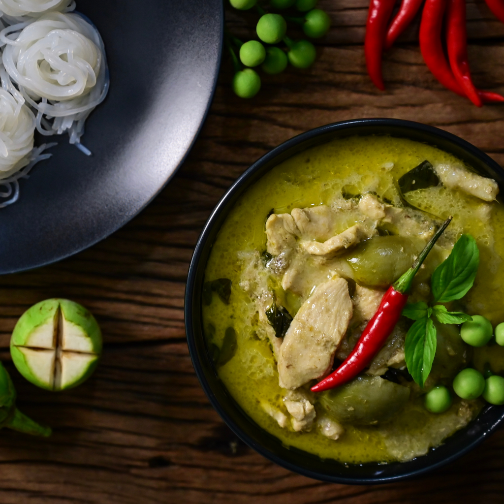 PANDAN MARKET THAI GREEN CURRY KIT WITH NOODLES